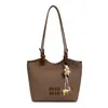 Bolsa Tote de Ombro Simples e Estilosa para Sobrancelha, Atacado Transfronteiriço de Moda, Grande Capacidade, Cor Sólida, Versátil para Trabalho e Deslocamento, para Mulheres