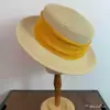 Chapéu de Palha Francês Elegante de Cor Clara Chapéu de Sol de Verão com Aba Larga Estilo Resort de Luxo para Mulheres