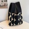 Design de Nicho Bolsa de Tricô com Combinação de Cores Amor de Menina Bolsa de Ombro Feminina Tecida Nova Versátil Personalizada Sexy Tendência