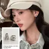 Brincos Quadrados Prateados de Luxo Leve e High-End Japoneses e Coreanos com Pino de Prata para Mulheres, Versáteis e Empilháveis, Brincos de Camada Dupla, Brincos de Nicho com Design