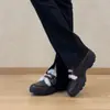 Novos Sapatos de Inverno 2026 Pretos Estilo Francês com Fivela Mocassins para Mulheres, Estilo Retrô, Forrados com Lã, Quentes, Sapatos Peludos com Solado Grosso