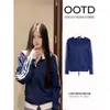 Jaqueta moletom feminina com gola alta, top kpop outonal com blocos de cor e três listras, jaqueta nova, jaqueta baseball, look outonal estilo coreano
