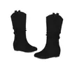 Botas de cor sólida para comércio exterior plus size 34-48, botas de cano médio com bico redondo para outono e inverno, botas de moda versáteis leves com solado plano para calçar e tirar