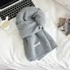 Bufanda de Punto Suave y Mullida de Color Sólido Estilo Coreano Versátil para Mujer Otoño/Invierno Atmósfera que Ilumina la Piel Bufanda de Lana para Estudiantes Calentador de Cuello