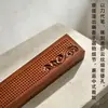 Caja de incienso de madera estilo chino con tallas de olas y nubes auspiciosas, con un diseño hueco para varillas de incienso sueltas, adecuada para salas de té; suministro directo del fabricante