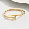 Pulsera Sencilla, Elegante y Versátil de Trébol de Cinco Hojas y Estrella de Ocho Puntas con Circonita para Niñas, Popular en Europa y América, Pulsera de Acero Inoxidable
