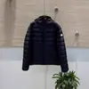 Jaqueta de Penas Pinghu 2025 Novo Padrão Nacional 90 Penas de Pato Branco Leve Casual com Capuz Moda e Quente