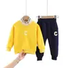 Traje de invierno para niños y niñas, nuevo, con felpa, para bebés de 0 a 3 años, ropa infantil, engrosado, otoño e invierno, estilo extranjero, ropa de moda