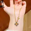 Loja de Ouro Mesmo Estilo Banhado a Ouro Gelo Triturado Trevo de Quatro Folhas Cabacinha Colar para Mulheres, Versátil e Elegante, Borboleta em Forma de Coração Corrente de Clavícula Joia