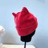Gorro con orejas de oso de forro polar grueso de invierno para mujer, lindo gorro de pescador de pana con rayas verticales, gorro de color liso cálido con orejeras