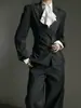 Suministro Exclusivo Transfronterizo de Elegante Traje Rayado de Corte Entallado con Solapas de Muesca para Hombres y Mujeres, Serie Gris, Saco con Hombros Acolchados
