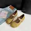 Sapatos rasos femininos estilo retrô com bico redondo e fivela de metal, sapatos baixos de camurça com uma tira e fivela, sapatos Mary Jane versáteis e artísticos