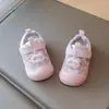 Novos estilos de outono de sapatos infantis de sola reta, incluindo sapatos de caminhada unissex para bebês, sapatos de outono de sola reta e sapatos casuais antiderrapantes para crianças