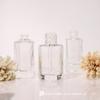 Frasco de Vidro Quadrado de Borda Arredondada para Aromaterapia Transparente Difusor de Aromaterapia Sem Fogo Frasco Vazio para Difusão Volátil de Perfume com Rattan para Interior