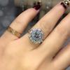 Anillo de apertura de moissanita de imitación de 1 quilate con flor de doble capa de ocho corazones y ocho flechas. Cadena de suministro de joyas en línea para celebridades.