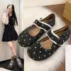 Zapatos Mary Jane de lana de lunares para mujer, nueva colección otoño/invierno 2026, suela blanda, diseño de una sola tira, zapatos planos únicos y elegantes