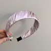 Diadema Plegada de Color Sólido, Baja Saturación, Textura Satinada para Mujeres con Coronilla Alta, Diadema Ancha Envueltas en Tela