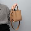 Bolsos 2026 Nuevo Estilo Bolsos para Mujer Bolso Cubo Cruzado Otoño e Invierno Hombro Único Cuero Genuino Bolso de Mano de Gran Capacidad