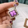 Reloj de mujer de lujo ligero con incrustaciones de diamantes de imitación, reloj pulsera de moda, reloj de cuarzo con incrustaciones de diamantes en forma de trébol de cuatro hojas, venta al por mayor