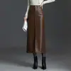 Falda de cuero de color liso, falda midi ajustada a la cadera para mujer, nueva moda otoño 2026, cintura alta, favorecedora, versátil, falda recta de longitud media