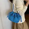 Bolsa de mão retro com estampa de bolinhas e franjas, bolsa saco versátil 2026 nova, design de nicho, bolsa de ombro e transversal para mulheres