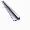 Aleación de aluminio en forma de U de lados desiguales, 15 ranuras, artículo predeterminado