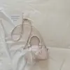 Bolso tipo almohada liso de estilo coreano casual, 2026 nuevo de moda y elegante con lunares, de alta apariencia, bolso cruzado único