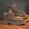 Botas de trabajo casuales para hombre estilo británico, nuevas de otoño, botas de media caña antideslizantes y resistentes al desgaste para exteriores para hombre