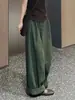 Únicos, elegantes, geniales y sin esfuerzo chic: estos pantalones de pierna ancha de la colección otoño 2026 ofrecen un ajuste relajado y cómodo, y están diseñados para ser favorecedores y estilizar.. Vienen en un elegante color verde