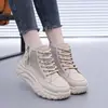 H2518 Tenis Blancos de Malla de Verano de Caña Alta Nueva Versión Coreana Ins2026 Zapatos Deportivos Casuales Transpirables para Mujeres Estudiantes que Aumentan la Altura