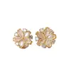 Aretes pequeños de flor dorada aretes cepillados aretes de moda de alto nivel venta al por mayor