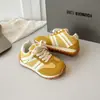 Zapatillas Infantiles Dopamina de Suela Blanda 2025 Nuevo Estilo Primavera y Otoño Zapatos de Entrenamiento Alemanes para Niñas Zapatillas Versátiles para Correr en el Campus para Niñas Pequeñas