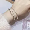 Pulsera Three Lives Three Worlds para Mujer, Clásica y de Moda, Pulsera Cerrada de Cobre Blanco Liso con Tres Círculos, Chapada en Plata, con Vaina de Semilla de Loto