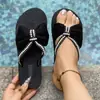 Novas Sandálias Rasteirinhas de Moda de Verão com Strass para Uso Externo, Sandálias de Praia com Salto Baixo, Fornecimento Direto do Fabricante