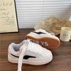 2024 Otoño Nuevo Retro Zapatos de Pan de Suela Gruesa Zapatos Casuales Estilo Coreano Moda Femenina Estilo Universitario Más Fácil de Combinar Zapatos Blancos