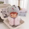 Solo ropa de muñeca: Colgante de muñeca de peluche de vinilo de la serie Hirono Road Log, conjunto de ropa para muñeca Hirono, abrigo, sombrero