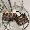 Bolsa Cesta de Verduras Florales, Herrajes Texturizados, Bolso de Hombro Elegante, Bolso de Mano con Estampado de Aros, Bolso Cubo a la Moda