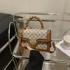 Moda Tendência Estética de Nicho Outono 2025 Nova Moda Retrô Elegante Pequena Bolsa Quadrada Bolsa de Ombro Transversal
