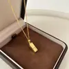 A Riqueza Vem de Todas as Direções~ Colar com Pingente de Cubo de Gelo Cintilante para Mulheres 2026 Novo Modelo Ano Zodiacal Corrente de Clavícula Acessório