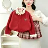 Conjunto de Suéter para Meninas 2026 Inverno Nova Moda Cardigã Grosso com Babados e Saia Xadrez Conjunto de Duas Peças