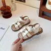 Sandalias para Niñas Estilo Coreano Moño Niña Pequeña Punta Abierta Zapatos de Playa 2026 Nuevo Verano Versátil Zapatos de Princesa