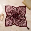 Nuevo bufanda de algodón y lino con flecos, patrón de espiga de los años 70, para otoño e invierno, para mujer, pañuelo para la cabeza de moda, bufanda para el cuello, chal pequeño versátil, chal de cuero, bufanda