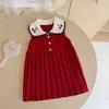 Vestido de Punto Chaleco para Niñas con Bordado de Cerezas Cuello de Muñeca Primavera Otoño Estilo Coreano Vestido Suéter Rojo Plegado para Niños