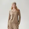 Elegante e minimalista suéter de cashmere com decote em V para mulheres, feito de 100% cashmere puro, de manga longa, estilo pullover, com um visual sofisticado, perfeito como peça base para o outono