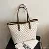 Bolso retro de gran capacidad para mujeres que van al trabajo, nuevo bolso tote con estampado de letras, moda de invierno 2023, bolso de axila