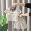 Traje de Verão para Meninos 2025 Novo de Verão Lindo Conjunto de Duas Peças com Manga Curta para Meninos Quatro Tipos de Dinossauro Moda