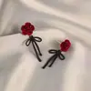 Pendientes de Lazo de Rosa Color Vino Tinto Vintage Diseño de Nicho Femenino Entrada de Lujo Pendientes de Terciopelo Pendientes Únicos Elegantes