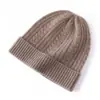 Otoño e Invierno 2024 Nuevo Gorro de Punto de Cachemira para Exteriores Color Sólido Oreja de Trigo Flor Retorcida Cálido Dobladillo Gorro de Lana para Mujer