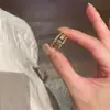 Anel Cruzado de Zircônia Cúbica Estilo Europeu e Americano Anel de Dedo Indicador da Moda Versátil Leve Luxo Tendência Design de Nicho Joia para Mão para Mulheres