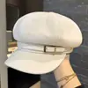 Chapéu octogonal de lã estilo britânico para outono e inverno para mulheres, novo design retrô com fivela de couro, resistente ao frio, quente, versátil e que afina o rosto, boné newsboy